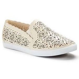 Solesenseability ivory Nude Briella slip-on‎ Laser Cut Flats Women’s Size 9